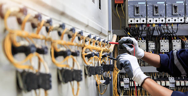 Professional Electrician technician working in Eddyville, IA